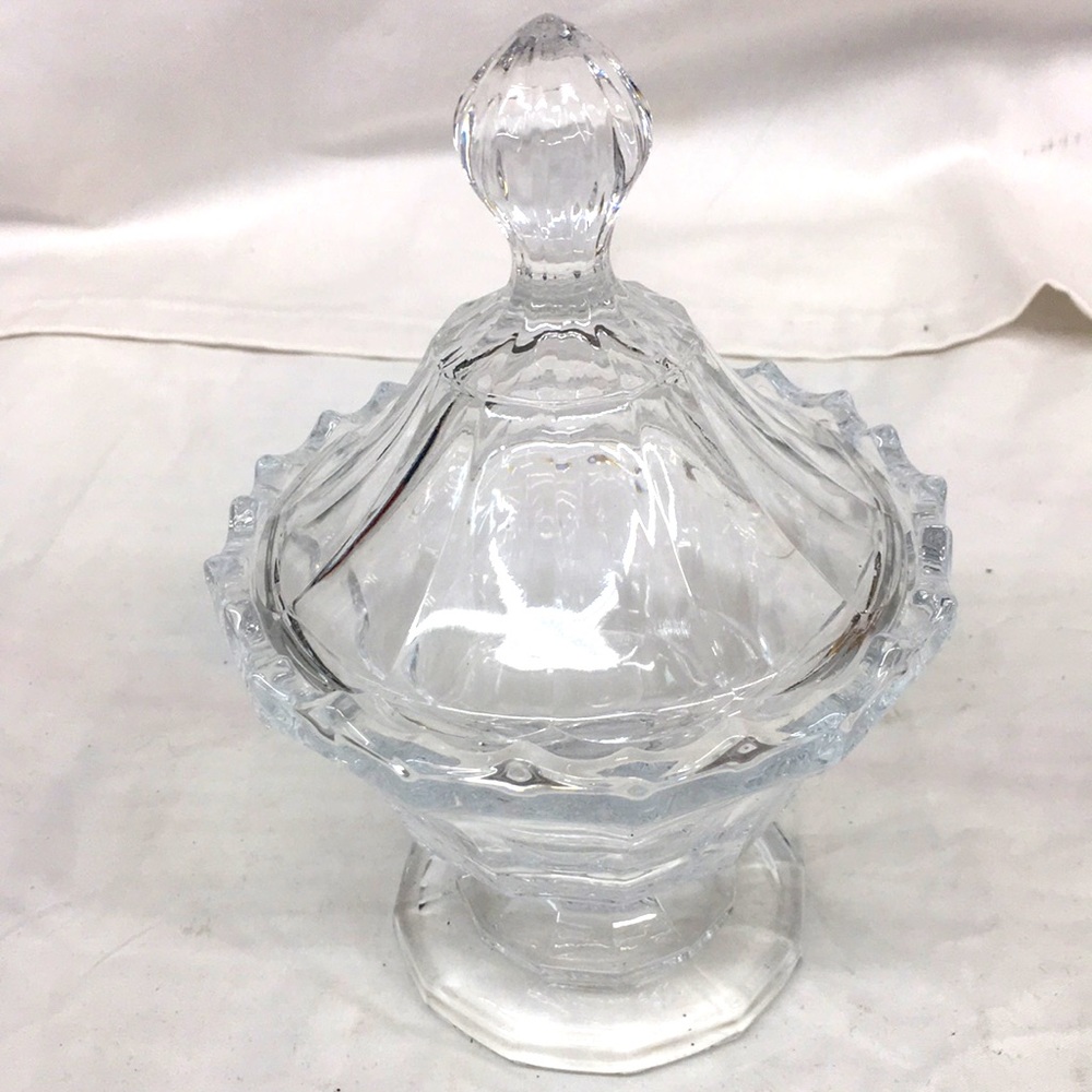 Vintage Crystal candy dish & lid 8x5